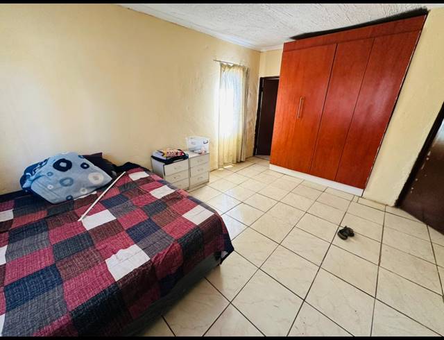 5 BEDROOM HOUSE FOR SALE IN EDENDALE J